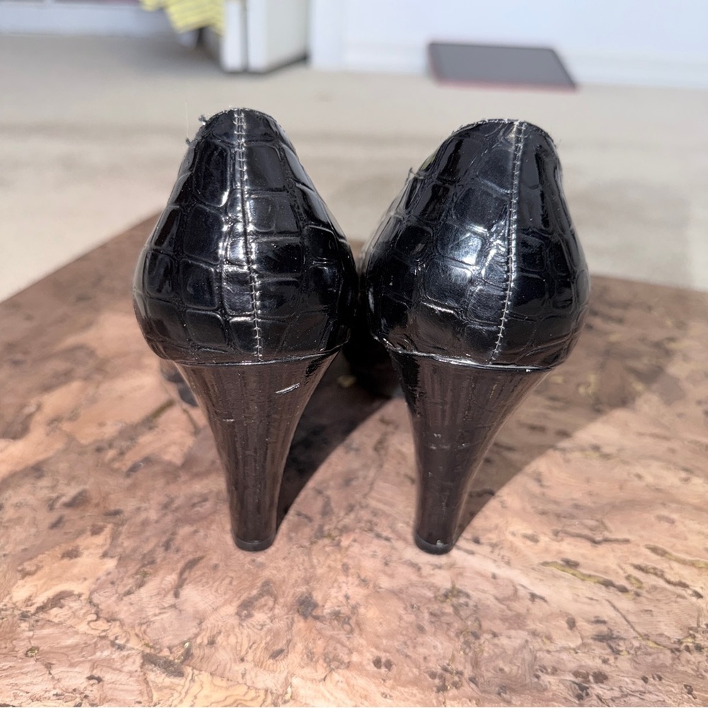 Cute Crocodile Pattern Women's Shoes Black Dress Shoes 🐊 - Picture 1 of 2
